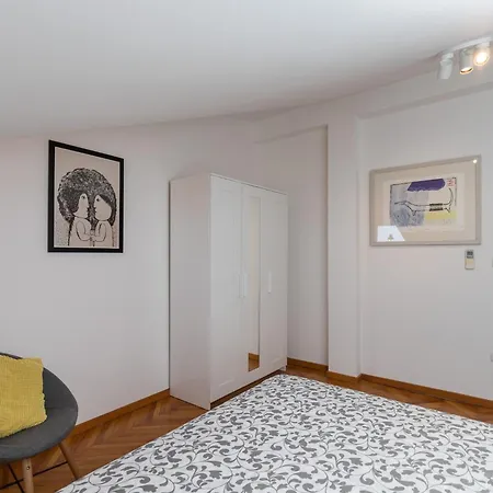 Romance - One Bedroom With Patio R3 * Dubrownik