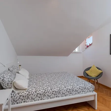 Romance - One Bedroom With Patio R3
